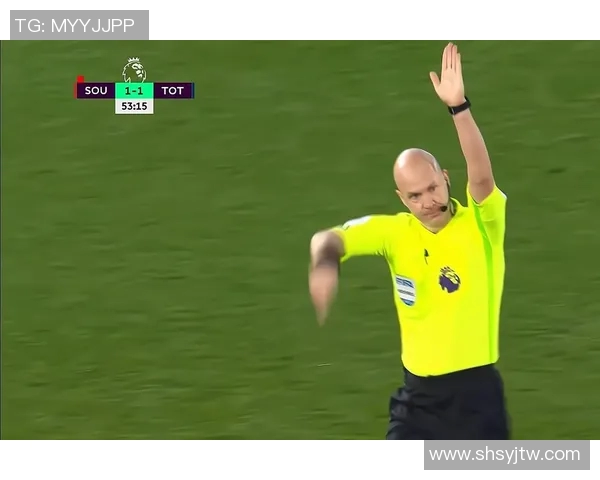 英超羽毛球热议重庆羽毛球队技术争议引发广泛讨论与关注